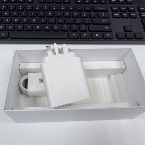 全新港版 HONOR 100W SuperCharge 充電器