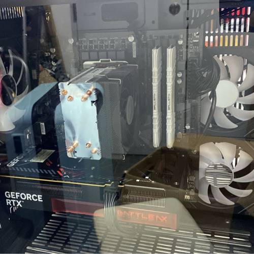 【可議】【RTX 5060】海景房電競電腦  新淨有RGB