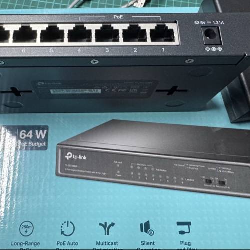 TP-LINK AC 1900 GIGABIT WIFI AP四個連8 ports poe switch