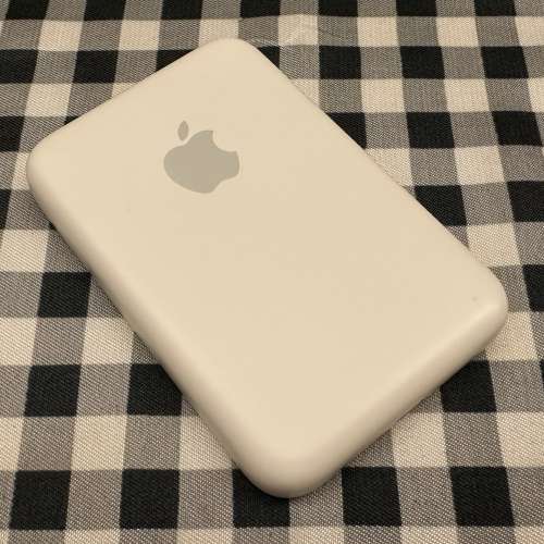 絶版 Apple MagSafe 外接式電池 行貨 95%新 非常少用和新淨 只外殼有使用痕跡 專門...