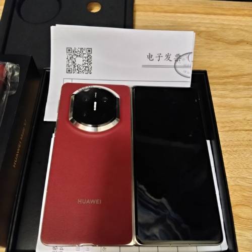 Huawei mateX7 手機紅色，22/1/2026買，同新機完全冇分別，價可議，前面加鋼化玻璃...
