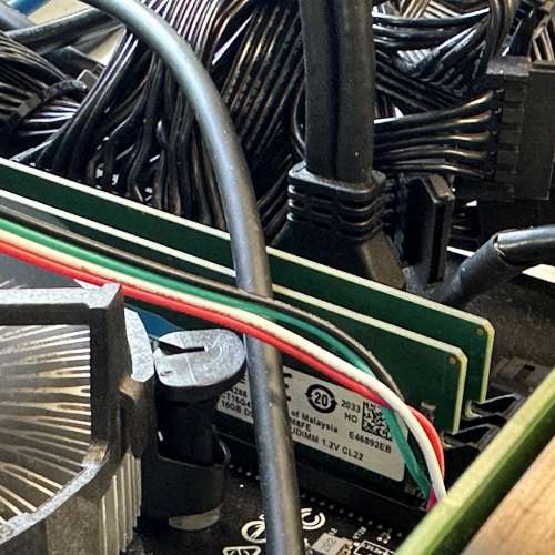 Crucial DDR4-3200 32GB(16GB X2)有單有盒