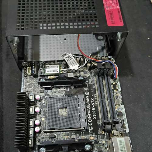 AsRock X300M-STX Socket AM4 迷你準系統