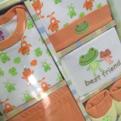 Baby Gift Box Set for Newborns ORANGE NEW 全新嬰兒套裝