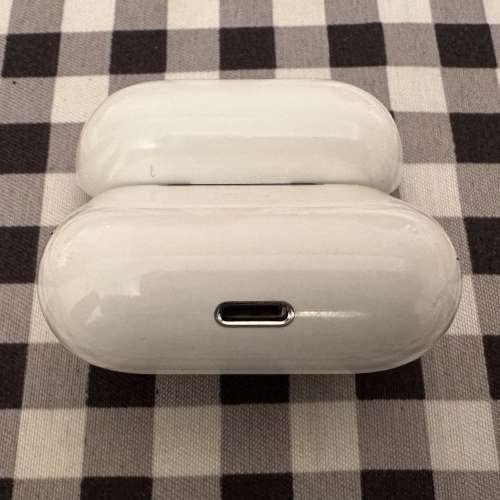 Apple AirPods 3 充電盒 行貨 95%新 非常少用和新淨 保證原廠行貨 電量和操作全正常...