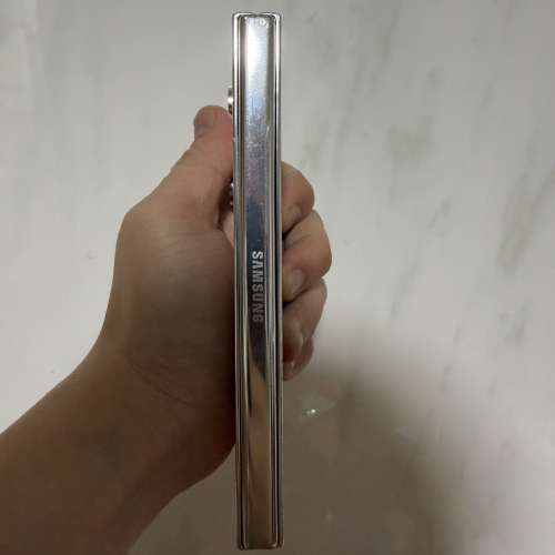 全網最平🔥Samsung galaxy fold 5 12+256美版單卡+esim白色