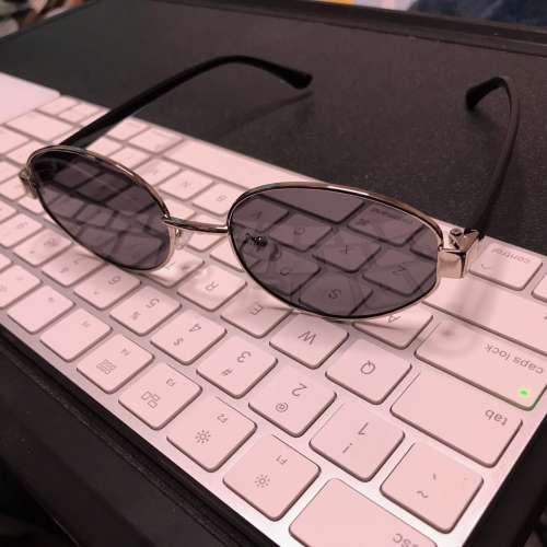 🕶️ Sunglasses SILVER NEW 全新 太陽眼鏡 墨鏡 銀色 🕶️