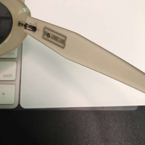 🕶️ Sunglasses for Adult Oval Transparent Cream NEW 全新 太陽眼鏡 墨鏡 透米色...