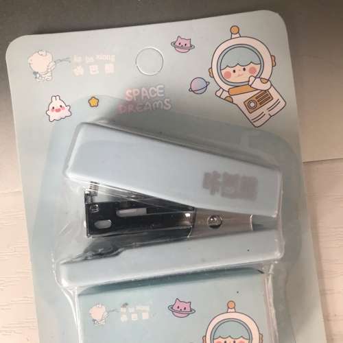 📃 Mini Stapler Set for Student Kids NEW 全新 咔巴熊 小號 釘書機 套裝 兒童 學...