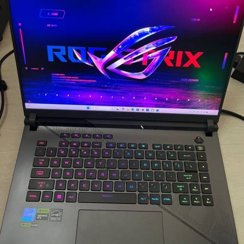 ASUS ROG Strix G16  Intel i9-14900HX