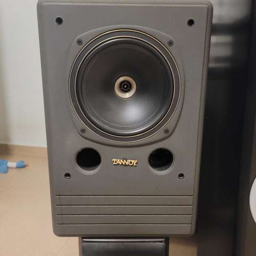Tannoy studio monitor System 8