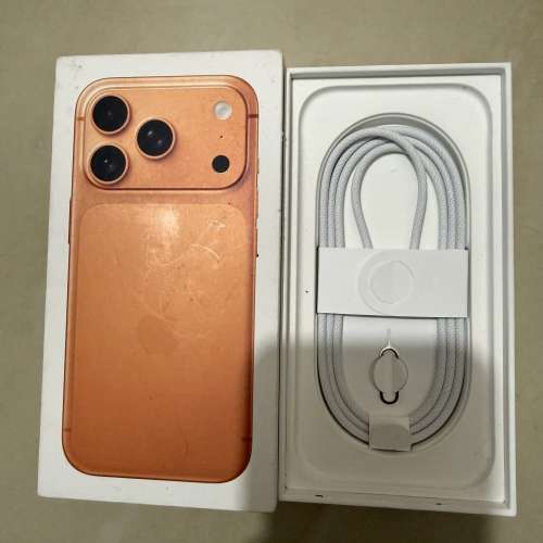 iPhone 17pro全新原廠快充線連卡針連盒