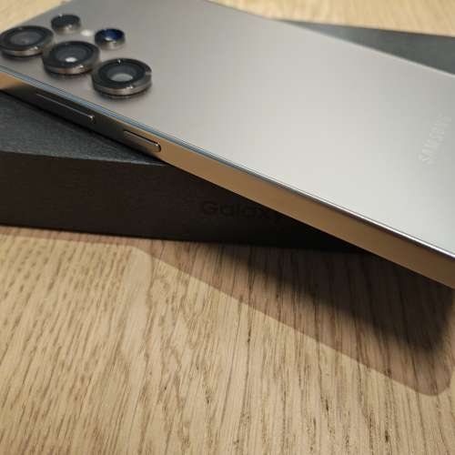 接近全新行貨保養 Samsung S25 Ultra 512GB+12RAM 鈦金屬灰
