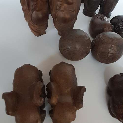 沉香木雕小擺件約兩到三吋，每對二個138元兩對起八折，全部九對 五折，清貨歡迎出...