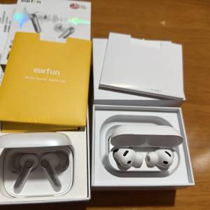 出售兩個耳機500元 單買左面250 右面300
