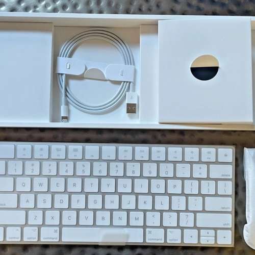 Apple Mac Bluetooth Magic Keyboard 2 and Magic Mouse 2 Kit - White