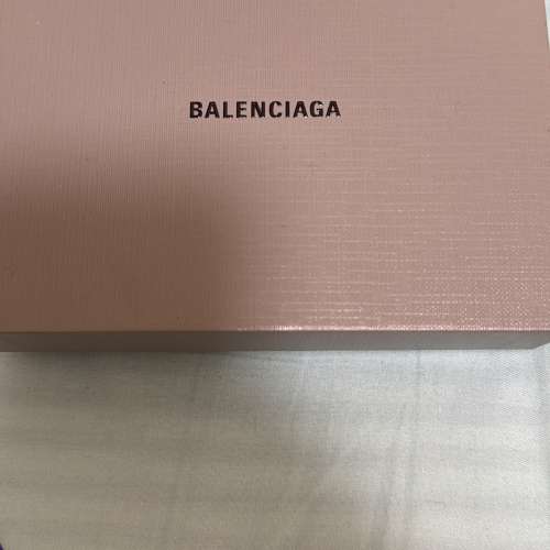 Balenciaga 男銀包 見圖片 HKD$600 冇單 有盒100%真貨， WhatsApp 92086405