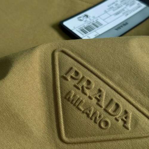 全新PRADA立體Logo tee