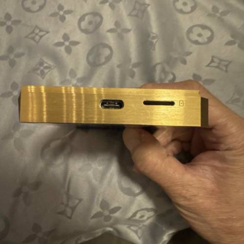 SP2000 Gold 完美機身送Dignis皮套及 Effect Audio轉4.4 購買此組合加 $2500可加購...