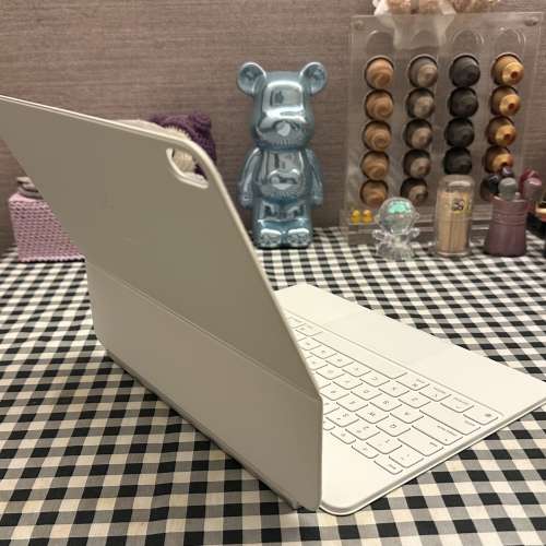 Apple iPad Air Magic Keyboard 13吋白色 行貨 99%新 只係皮面有一處輕微污漬 蘋果...