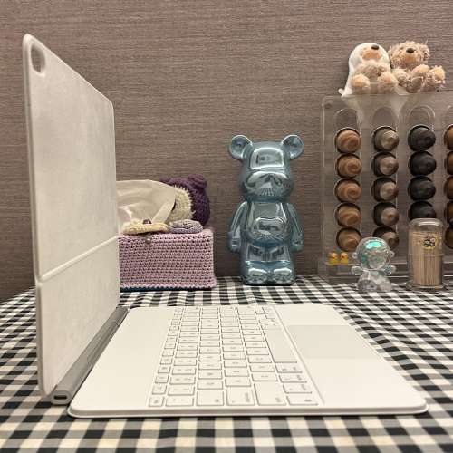 Apple iPad Air Magic Keyboard 13吋白色 行貨 99%新 只係皮面有一處輕微污漬 蘋果...