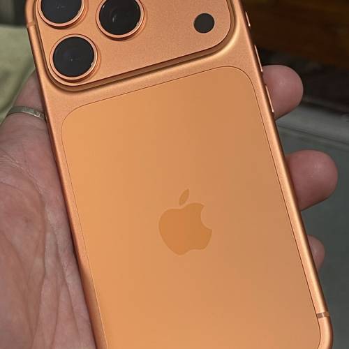 好X新淨🤣 iPhone 17 pro 256GB 香港行貨 100%電健康 蘋果保用至今年9月 包套包貼包...