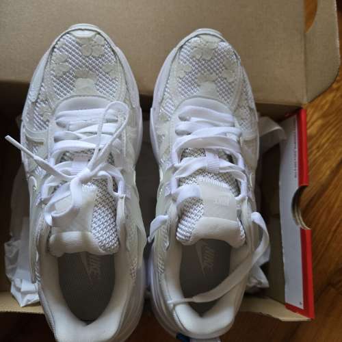 NIKE V2K RUN 全白老爹鞋