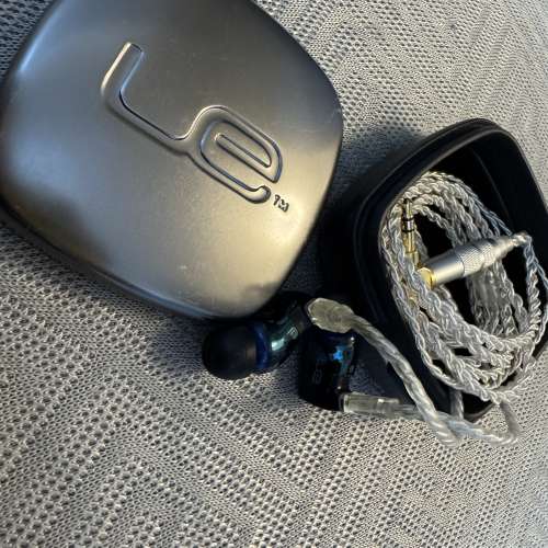 Ultimate Ears (UE) TF10 (Triple.Fi 10 Pro)