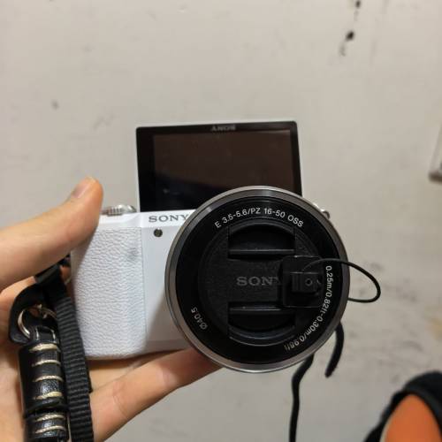sony a5100⭐ 加1650鏡，絕版經典⭐反mon相機