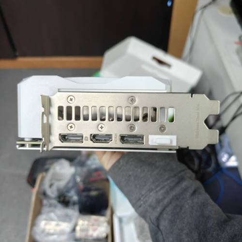 ASUS TX RTX 4070 12GB OC GAMING 天選 白色