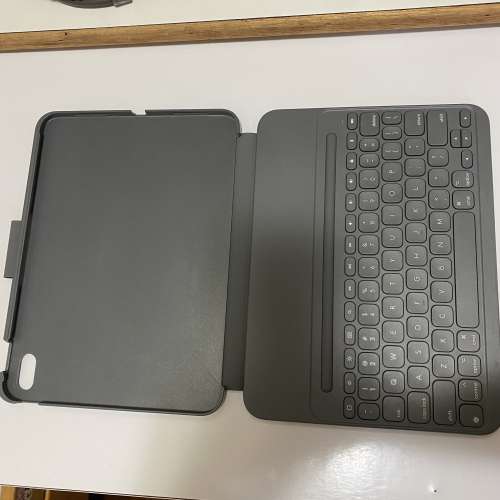 Logitech Slim Folio iPad (A16 11代、10代) 鍵盤保護殼 Keyboard Case