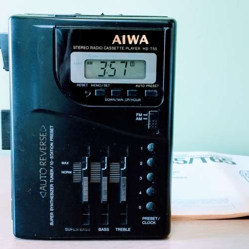 AIWA HS-T55 walkman radio cassette player  隨身收音卡式機 .... !!
