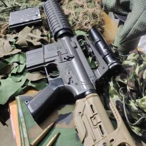 MARUI AR15 連瞄鏡+偽裝+DVD