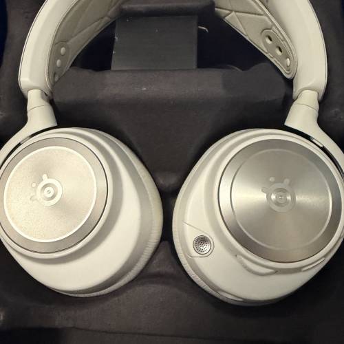 SteelSeries Arctis Nova Pro Wireless 耳機(PS5)