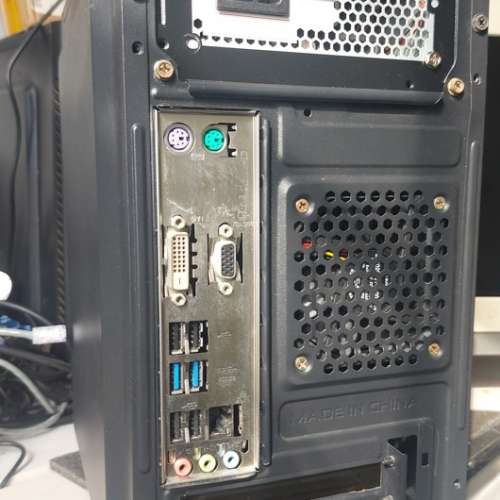 屯門良景輕鐵站交收 即買即用 Intel&reg; Core&trade; i3 電腦一部 Windows 11 系統