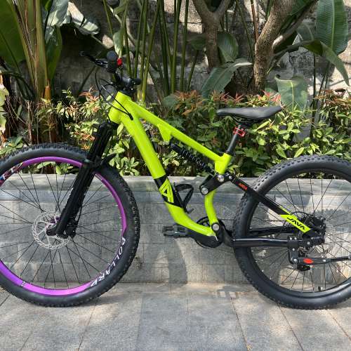 (原裝車前輪已改裝紫色 BOLLARD) 2026 新顏色 JAVA ANDA 9速 軟尾鋁合金山地車 送水...