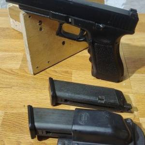 KSC G17 + 2Mag + pouch + Gun DVD