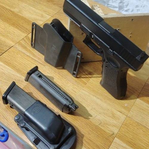 KSC G17 + 2 Mag +pouch + Holster + DVD