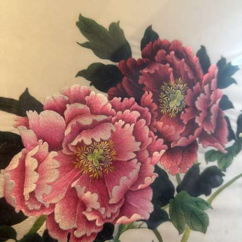 中國牡丹喜鵲刺繡圖連木框