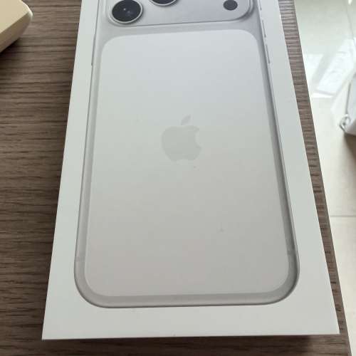 iPhone 17 pro max 1tb銀