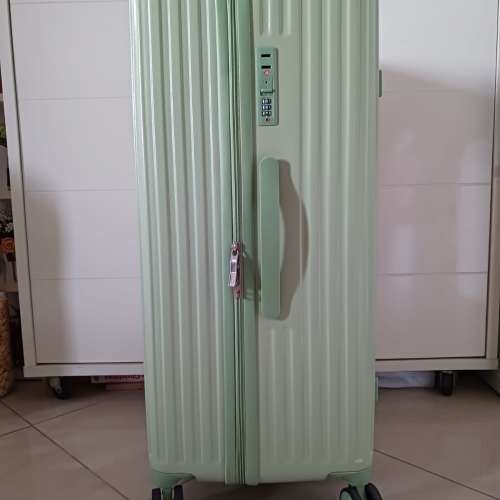 粉綠色 26 吋旅行喼/ 行李箱 26 inch suitcase / baggage / luggage