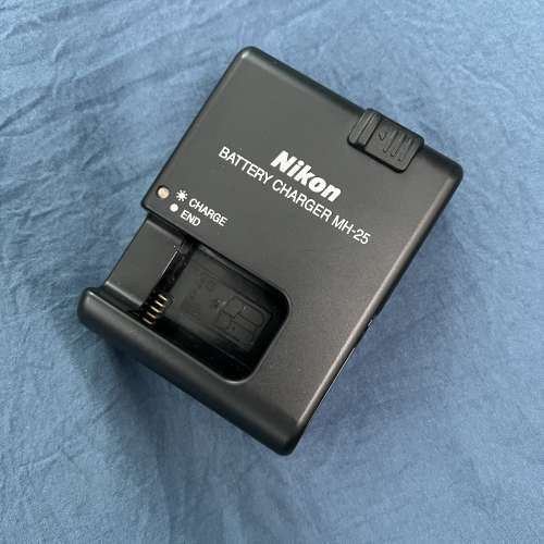 Nikon MH-25