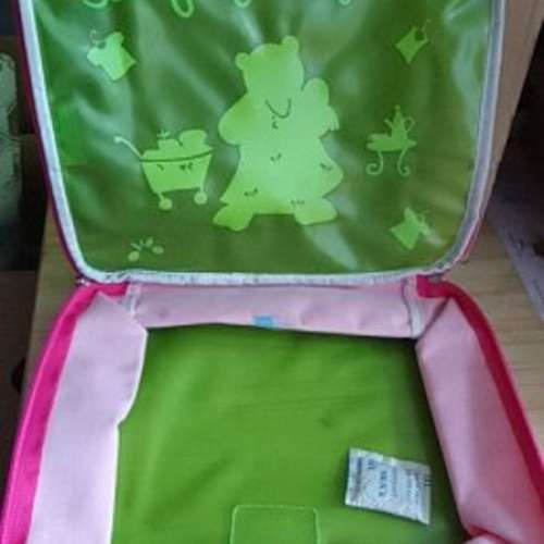 CLAIRE. 儲物手挽袋-25x30x13高Cm    可以旅行用  全新--