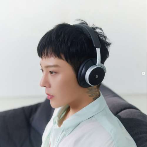 G-Dragon PEACEMINUSONE X Beoplay H100 G-DRAGON Edition。