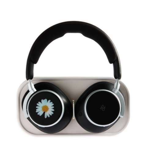 G-Dragon PEACEMINUSONE X Beoplay H100 G-DRAGON Edition。