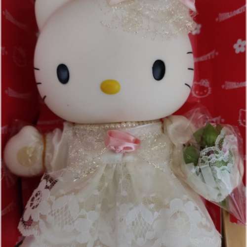 Hello Kitty Sanrio 日本限定版公主公仔8吋高 1set