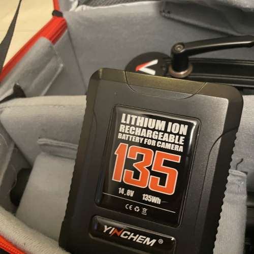 Aputure 120D Mark II  +  Light Dome II  + V電