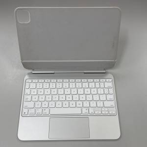 Magic keyboard for M4/M5 iPad Pro 11 inch (A2975) white