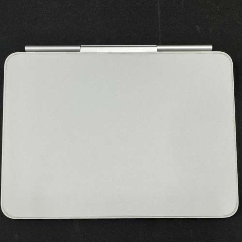 Magic keyboard for M4/M5 iPad Pro 11 inch (A2975) white