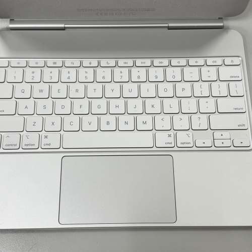 Apple magic keyboard for M4/M5 iPad Pro 13 inch (A2974) white